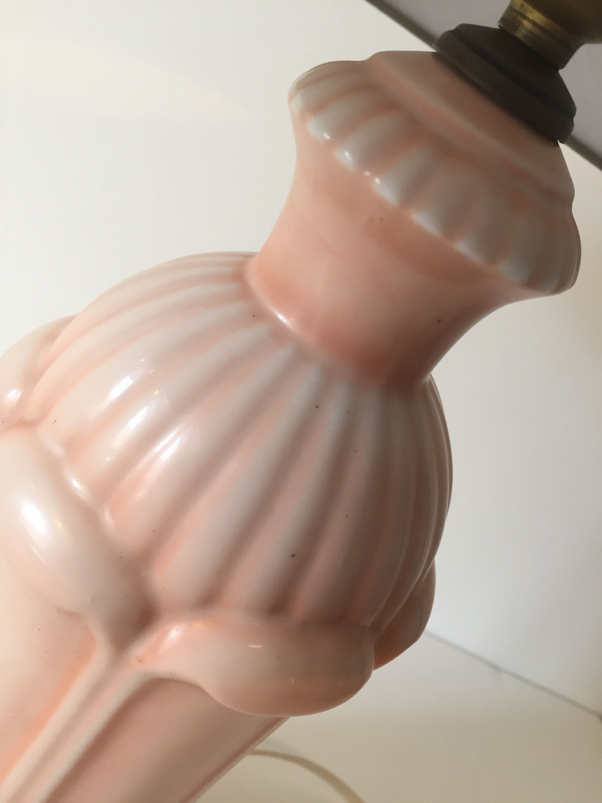 Pink ceramic lamp patinated way