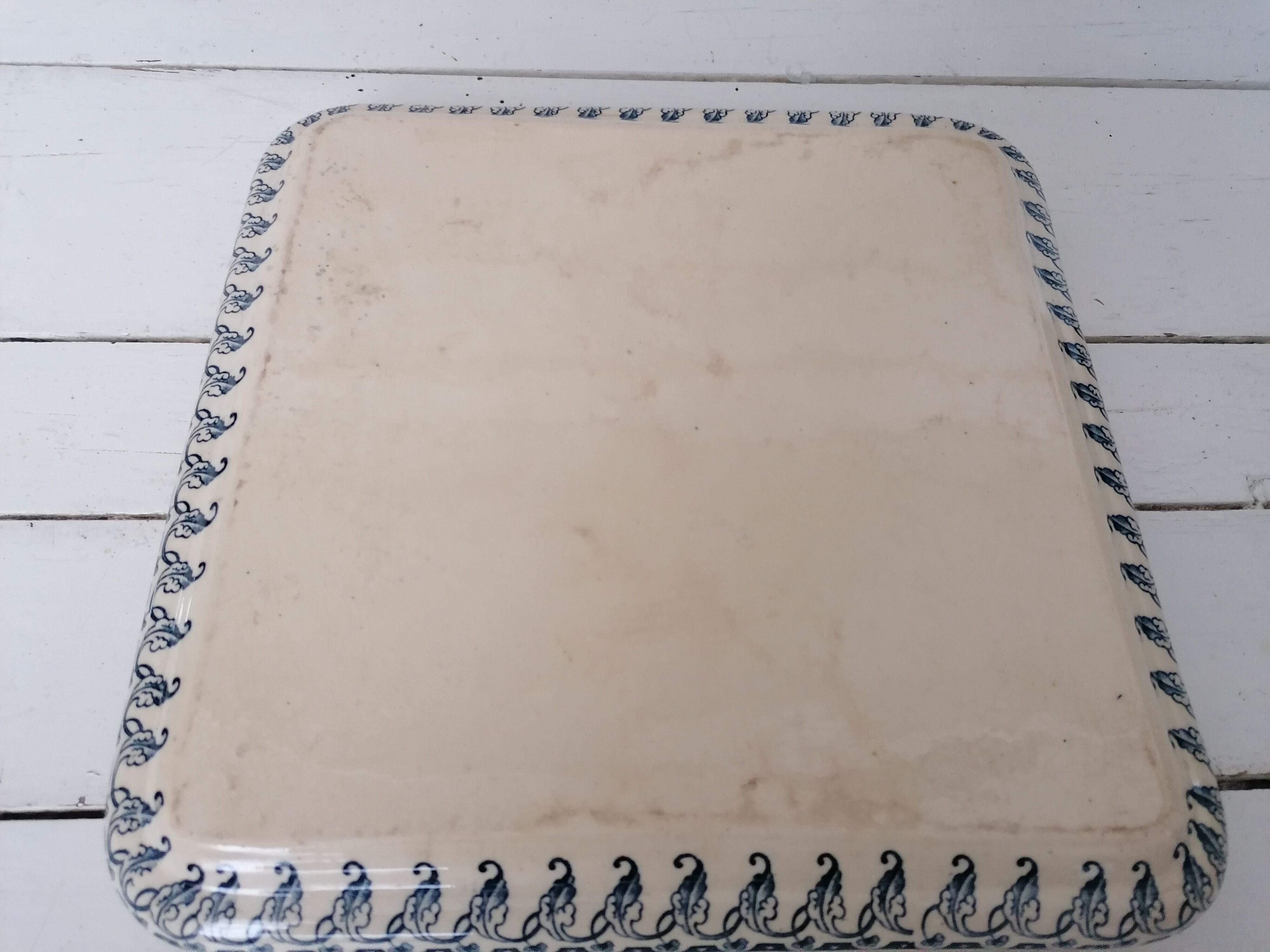 Gien earthenware square flat