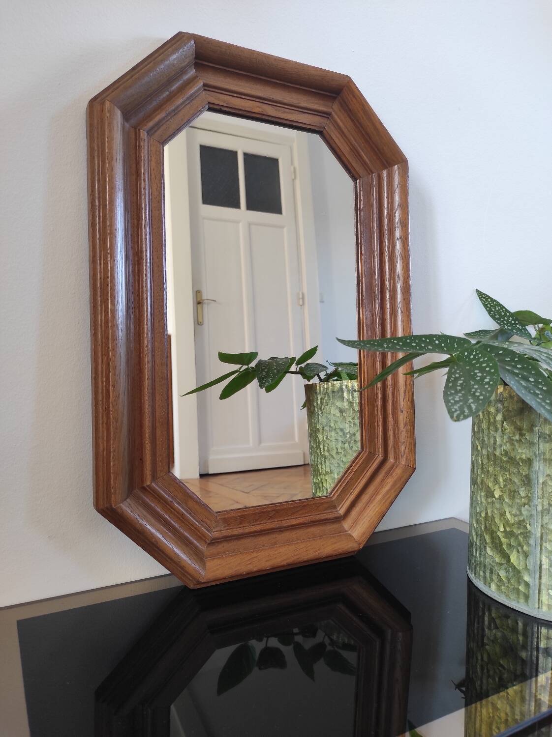 Vintage octagonal mirror in moulded oak – Belgium, circa 1970/1980