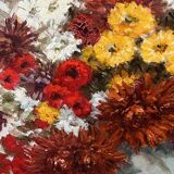 Still life signed with chrysanthemums. Oil on canvas.