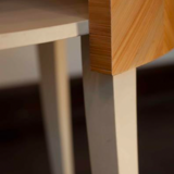 Table de chevet marqueterie de paille