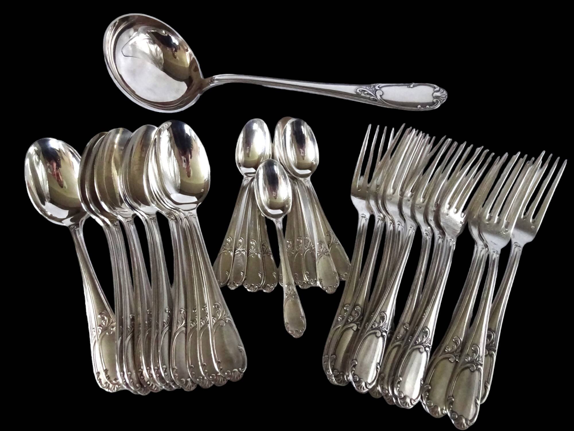 Silver metal cutlery set - 37 pieces - Frionnet François