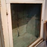 Vitrine en bois laqué et doré du 18ème siècle
