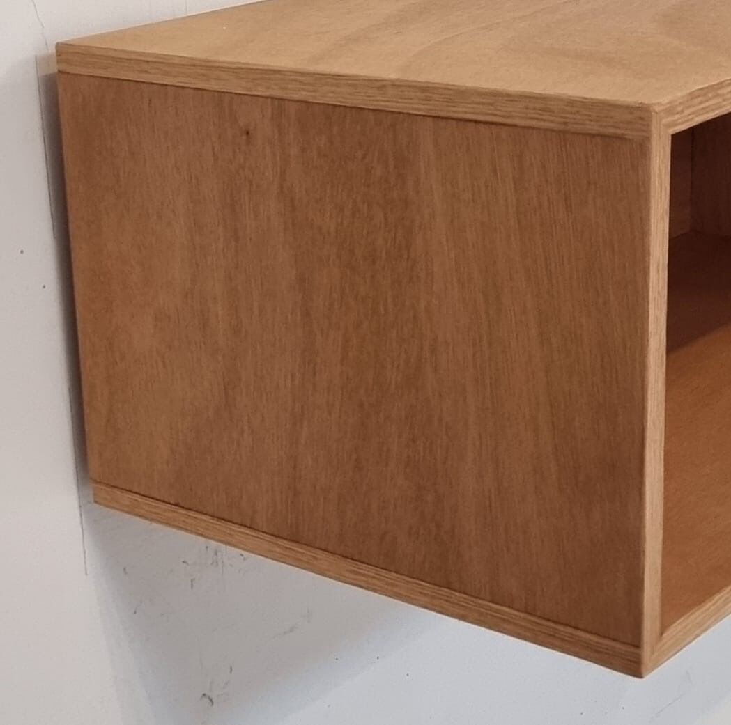 Runar wall unit
