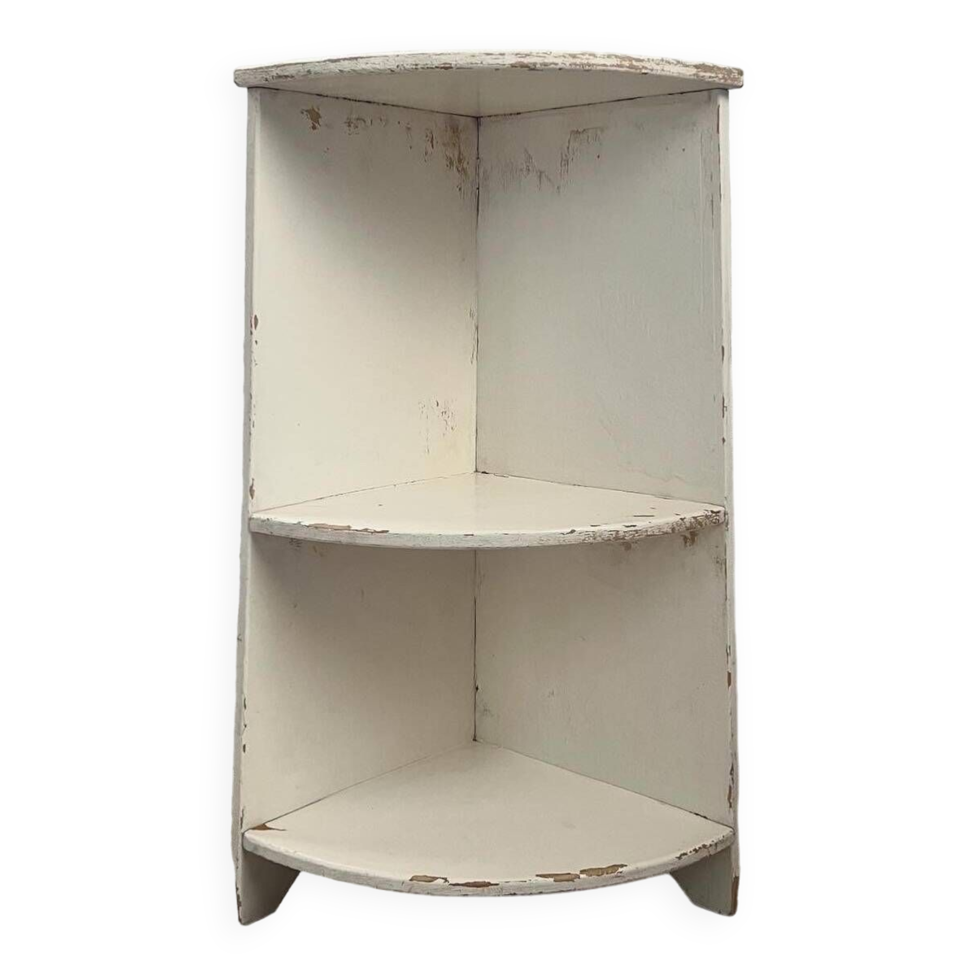 Corner kitchen shelves