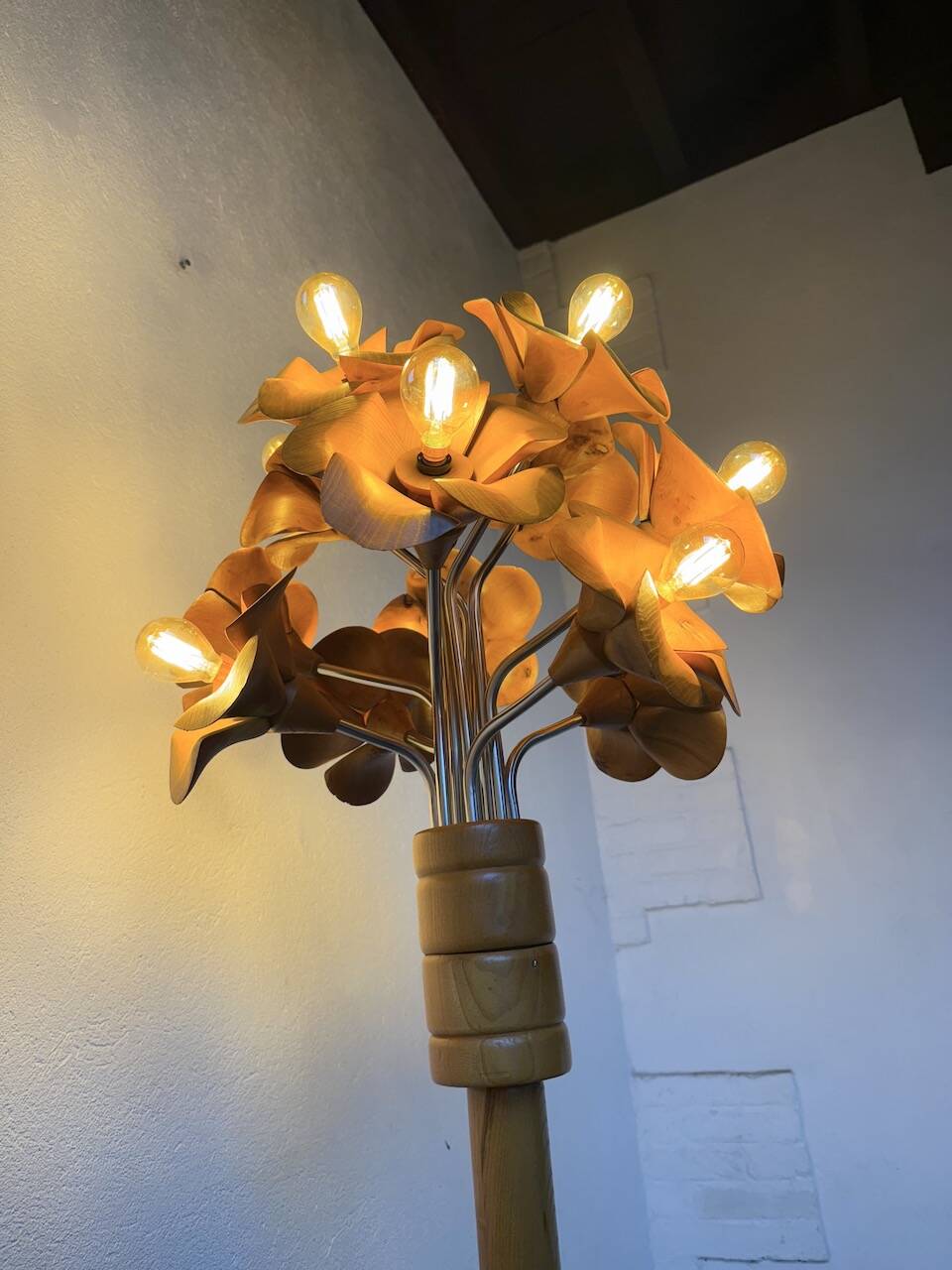 Ornamental floor lamp with "flower" patterns from the 1970s.
