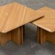 Ensemble de trois tables gigognes en chêne blond, années 80