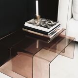Pull out tables in plexiglas