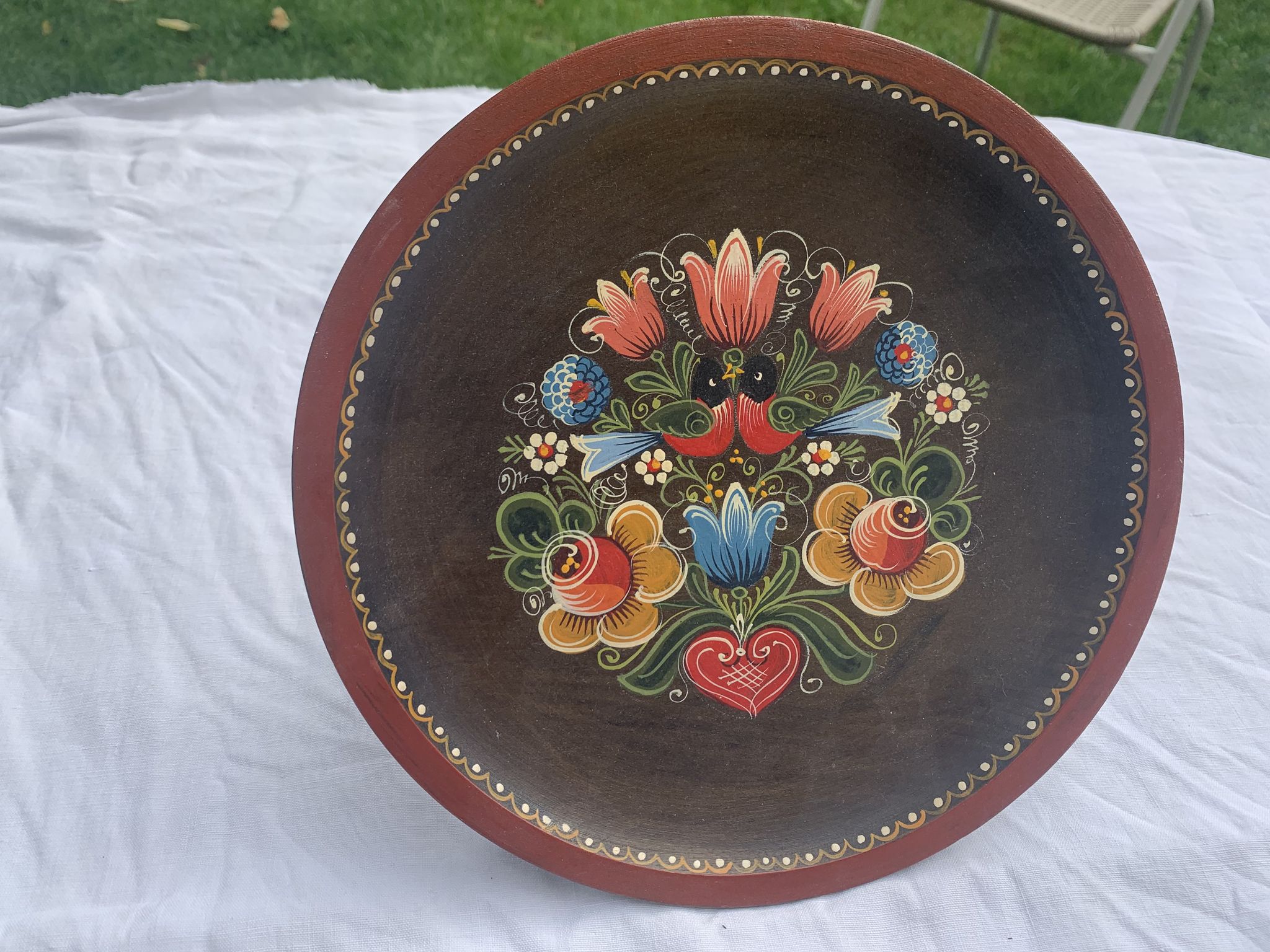 Assiette en bois peinte à la main de karnten Autriche vintage