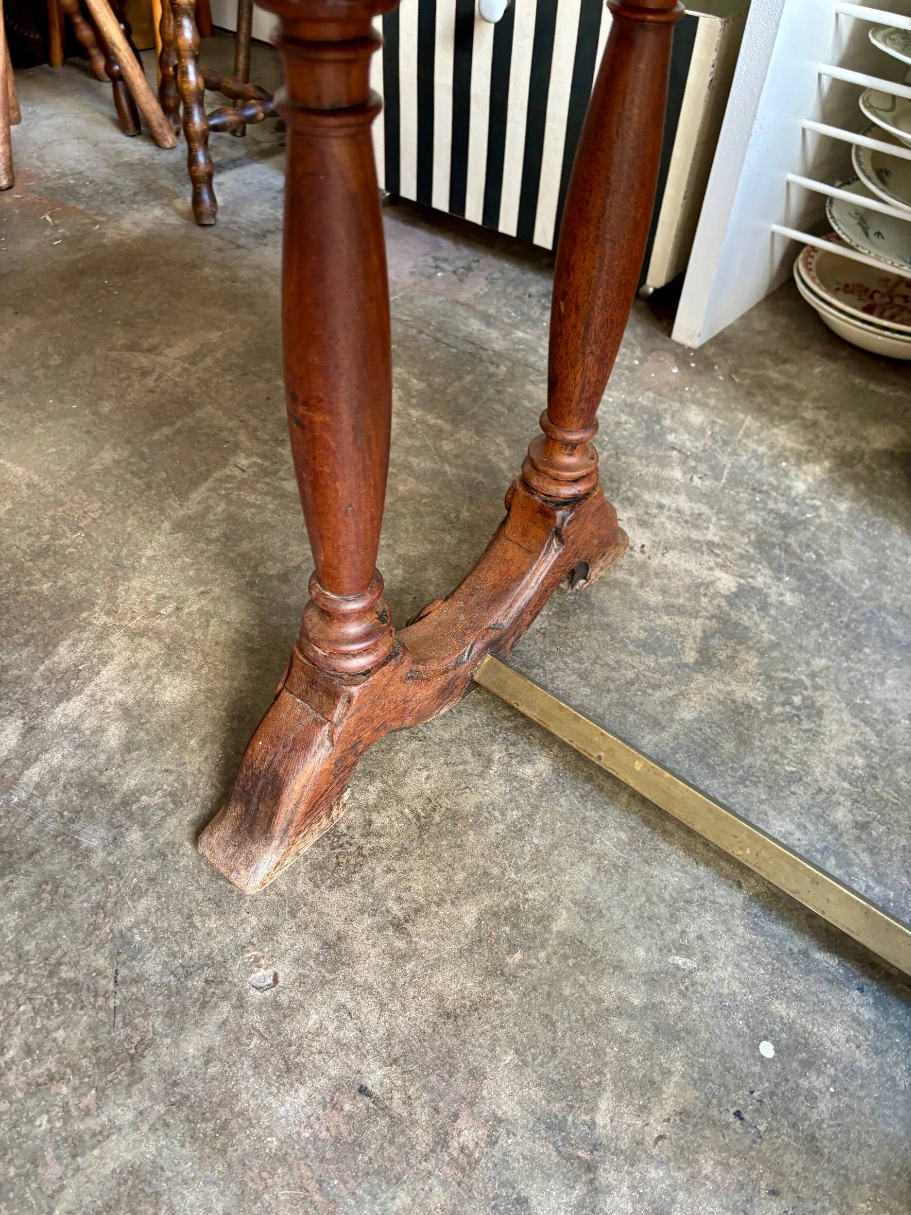 Table bistrot à abattants en bois foncé