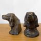 Paire de serre-livres anciens “Chiens de chasse” en bronze