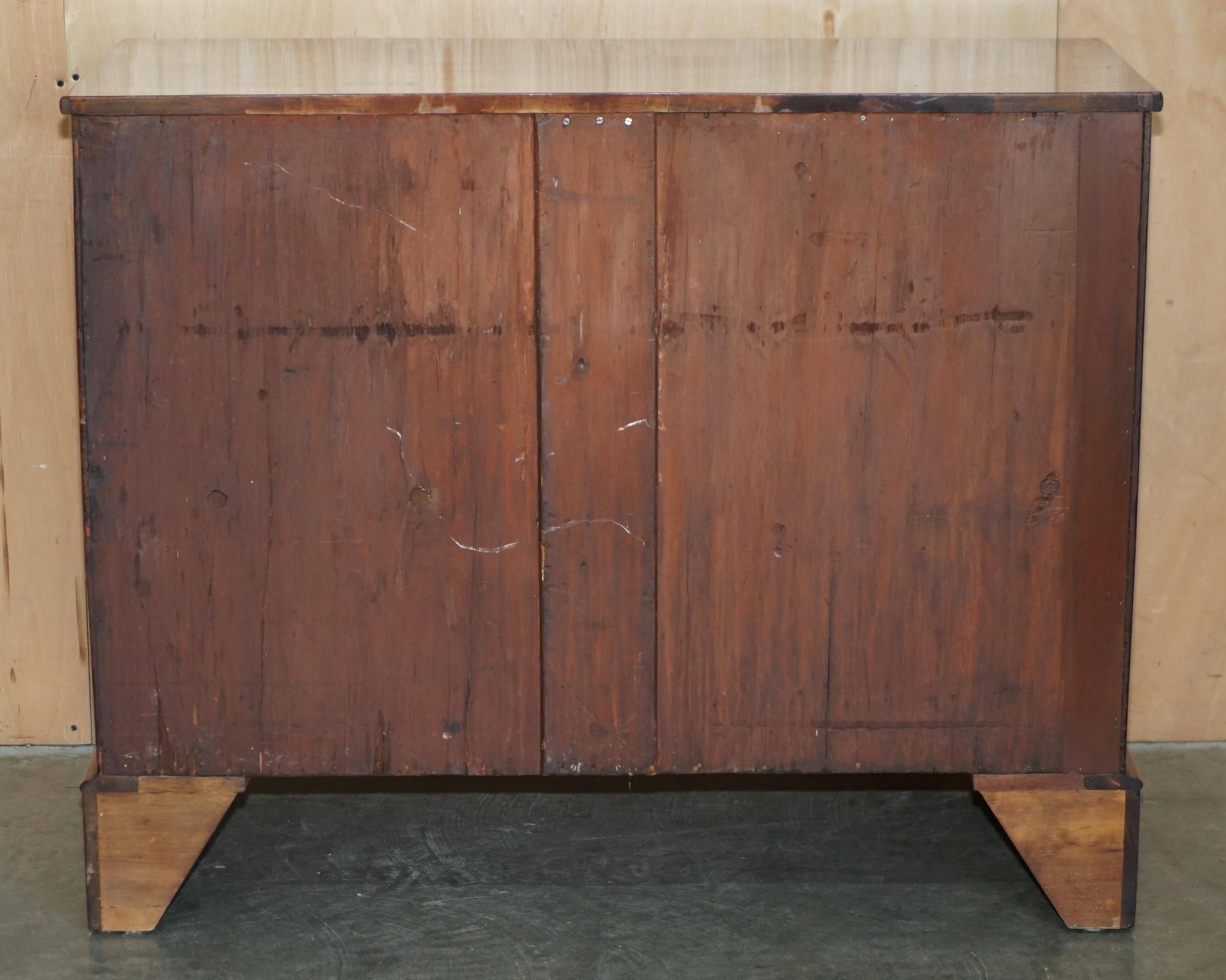 Victorian Chest of Drawers in Satin Walnut, Circa 1860