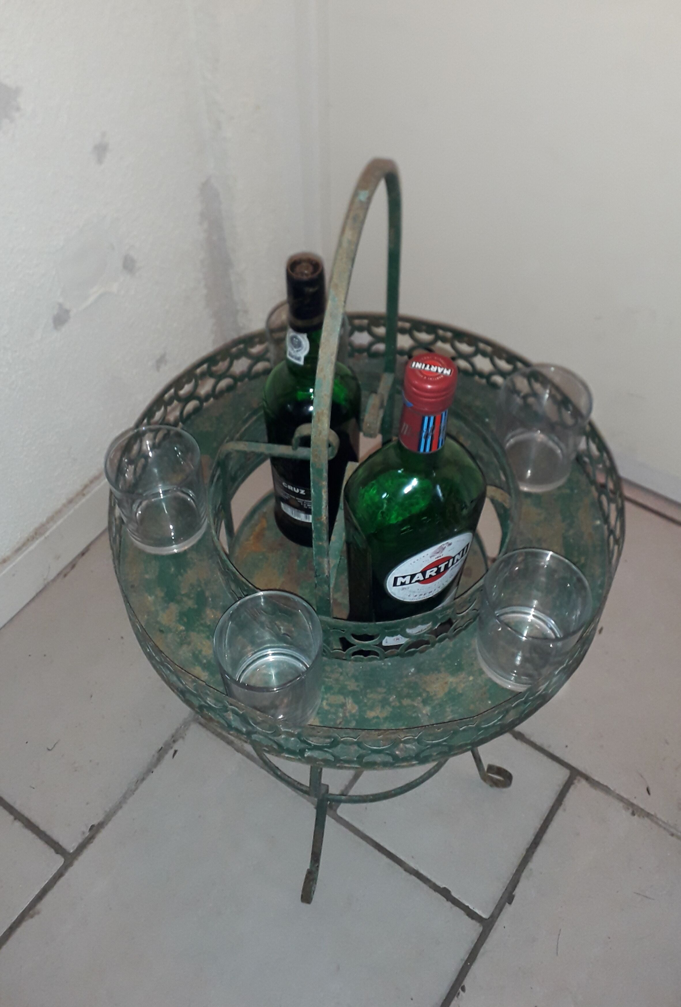 Vintage portable metal bar