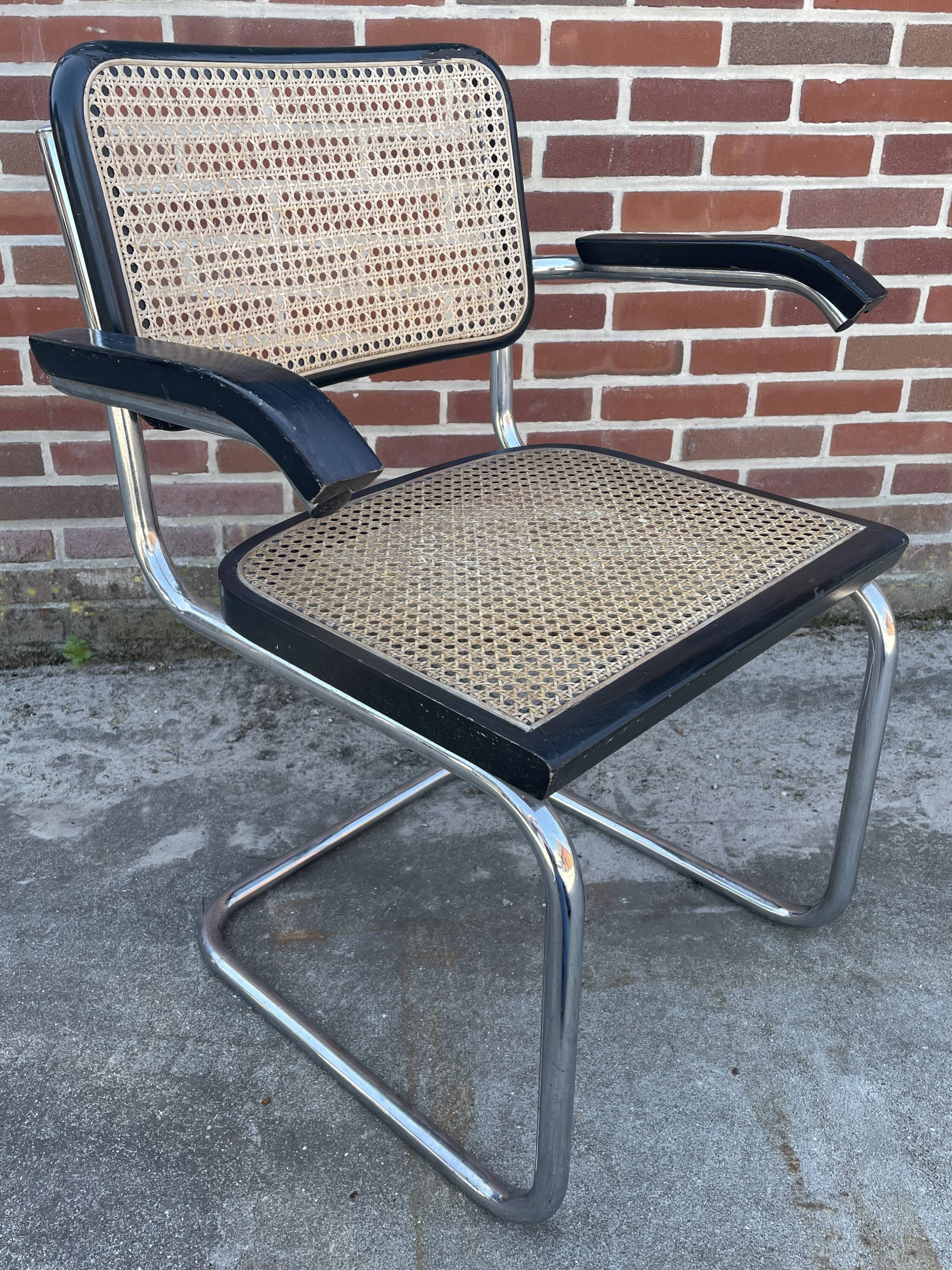 Set of 4 chairs model B64 Cesca with armrests in Black and Chrome