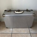 60' vintage vintage undue metal travel case