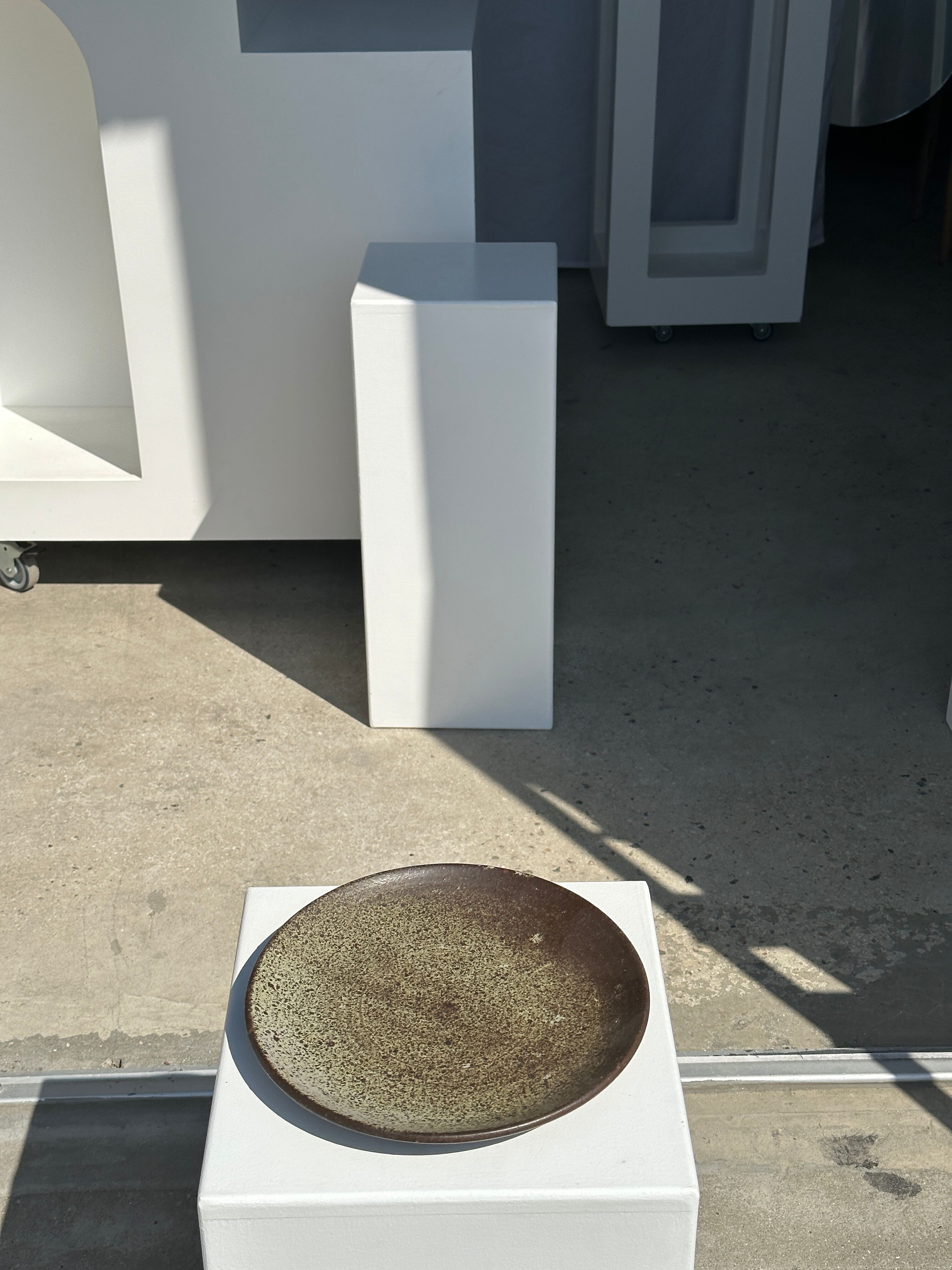 Indonesian green ceramic dish D:26.5