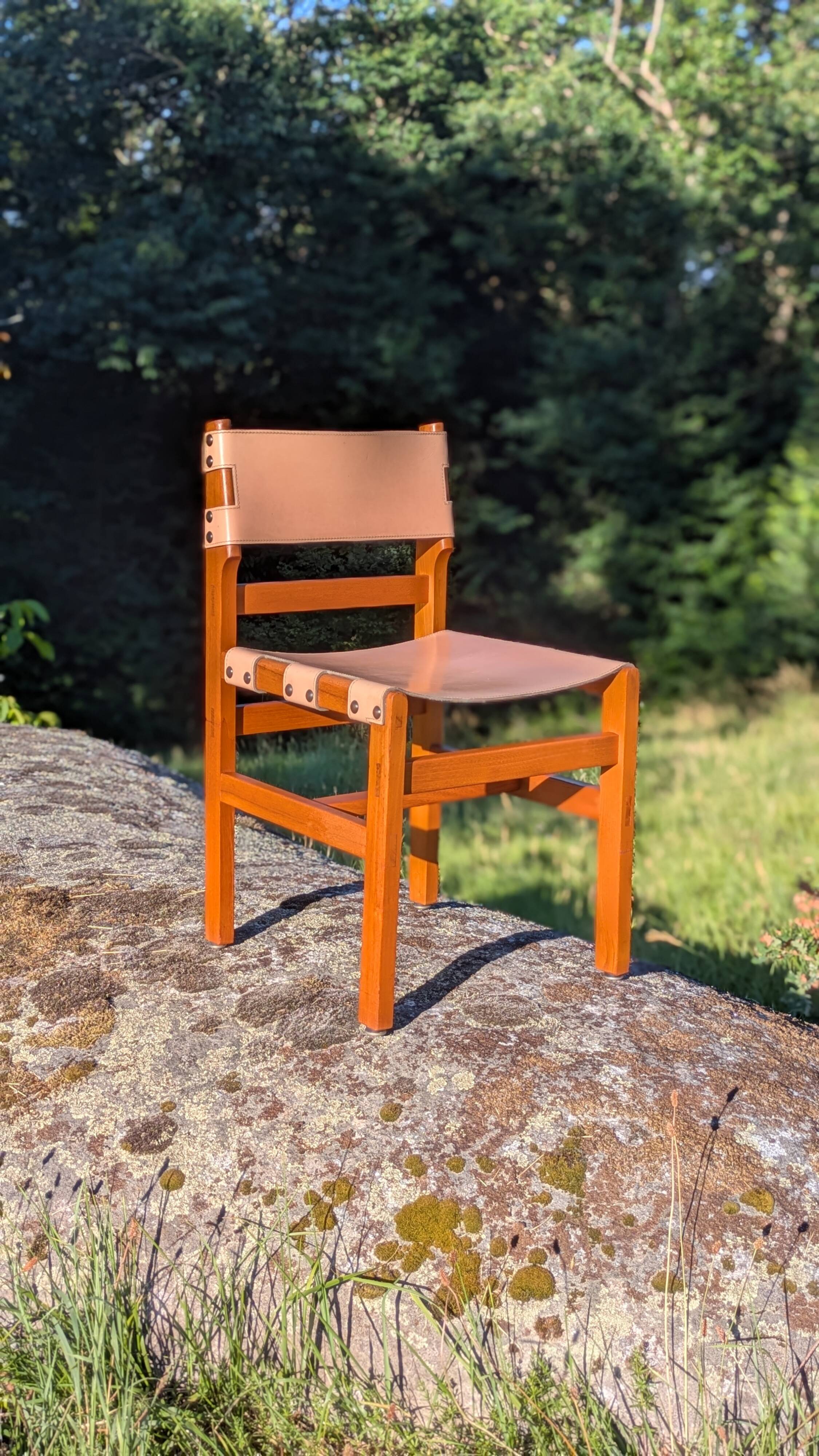 4 solid elm chairs Maison Regain, France 1970s