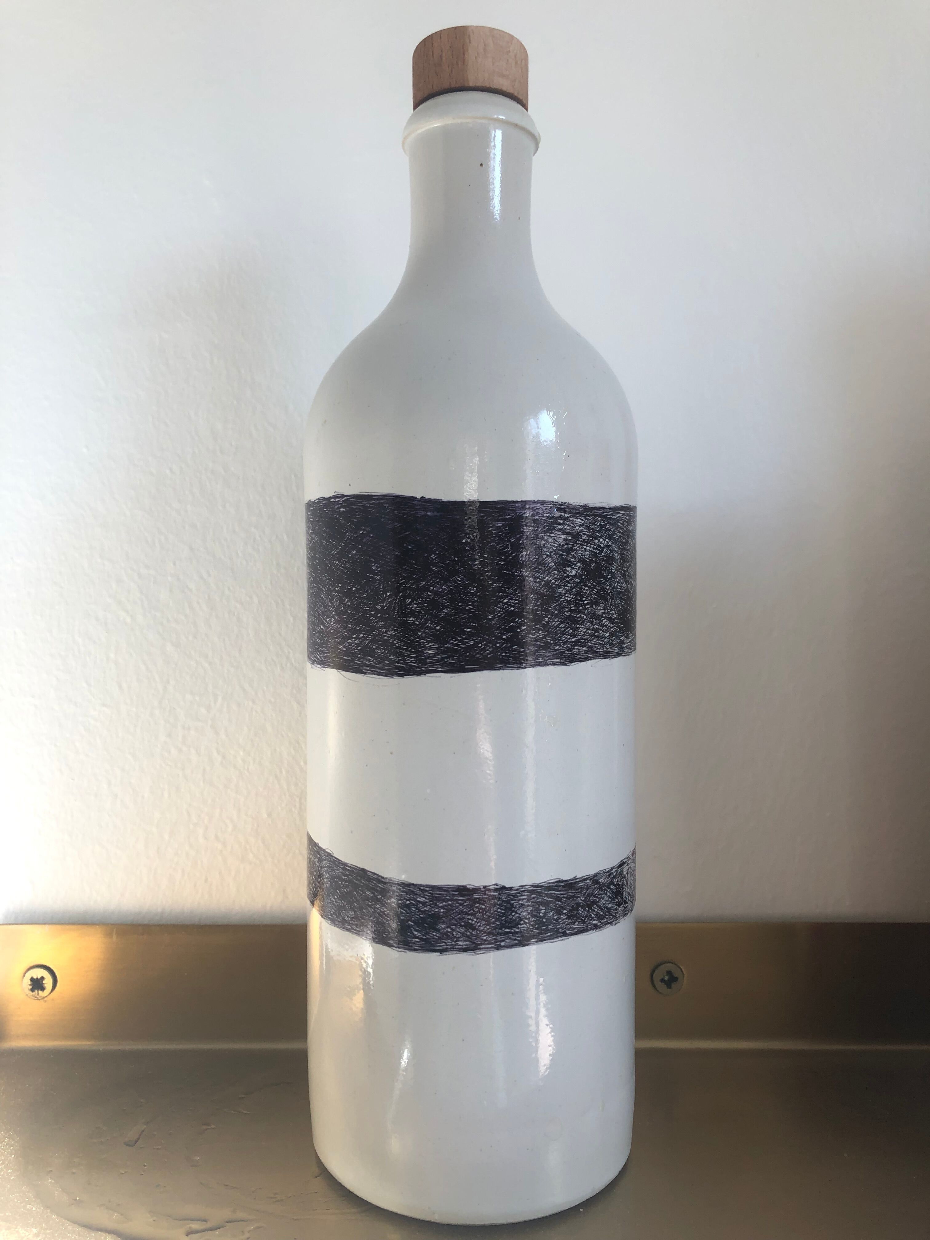 Bottles in sandstone "the keel"