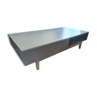 Table basse grise, 2 tiroirs, 1 espace ouvert artic