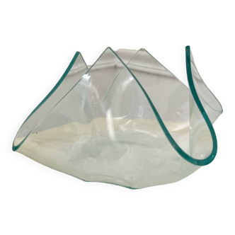 Empty pocket in the shape of a handkerchief in glass