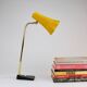 Lampe de bureau, de table ou d'appoint jaune J.T. Kalmar, laiton et fer, Vienne, Autriche, années 1950