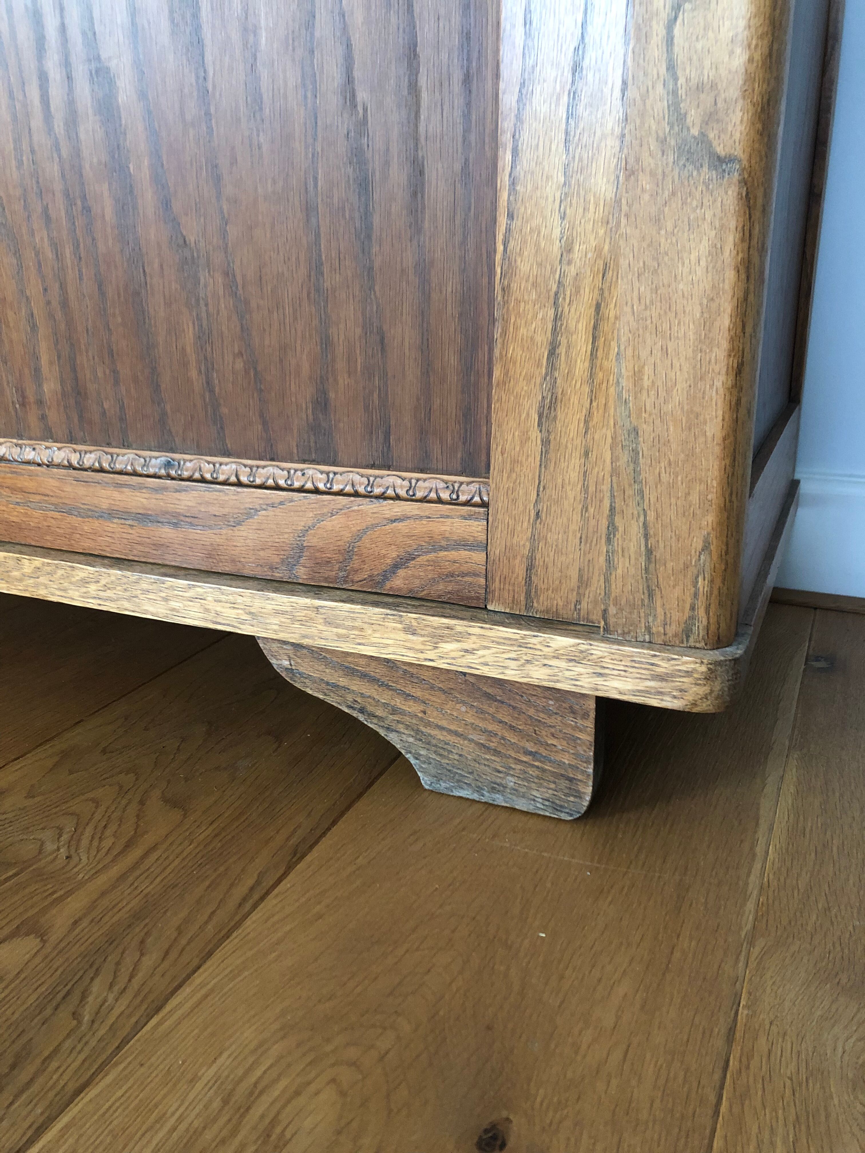 Glass cabinet