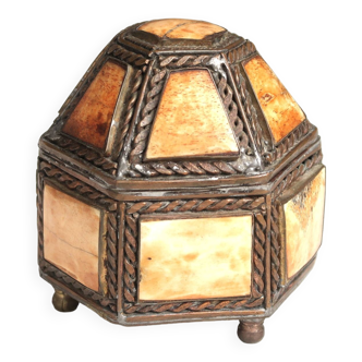 Boîte à bijoux Marocaine en cuivre et os, années 60
