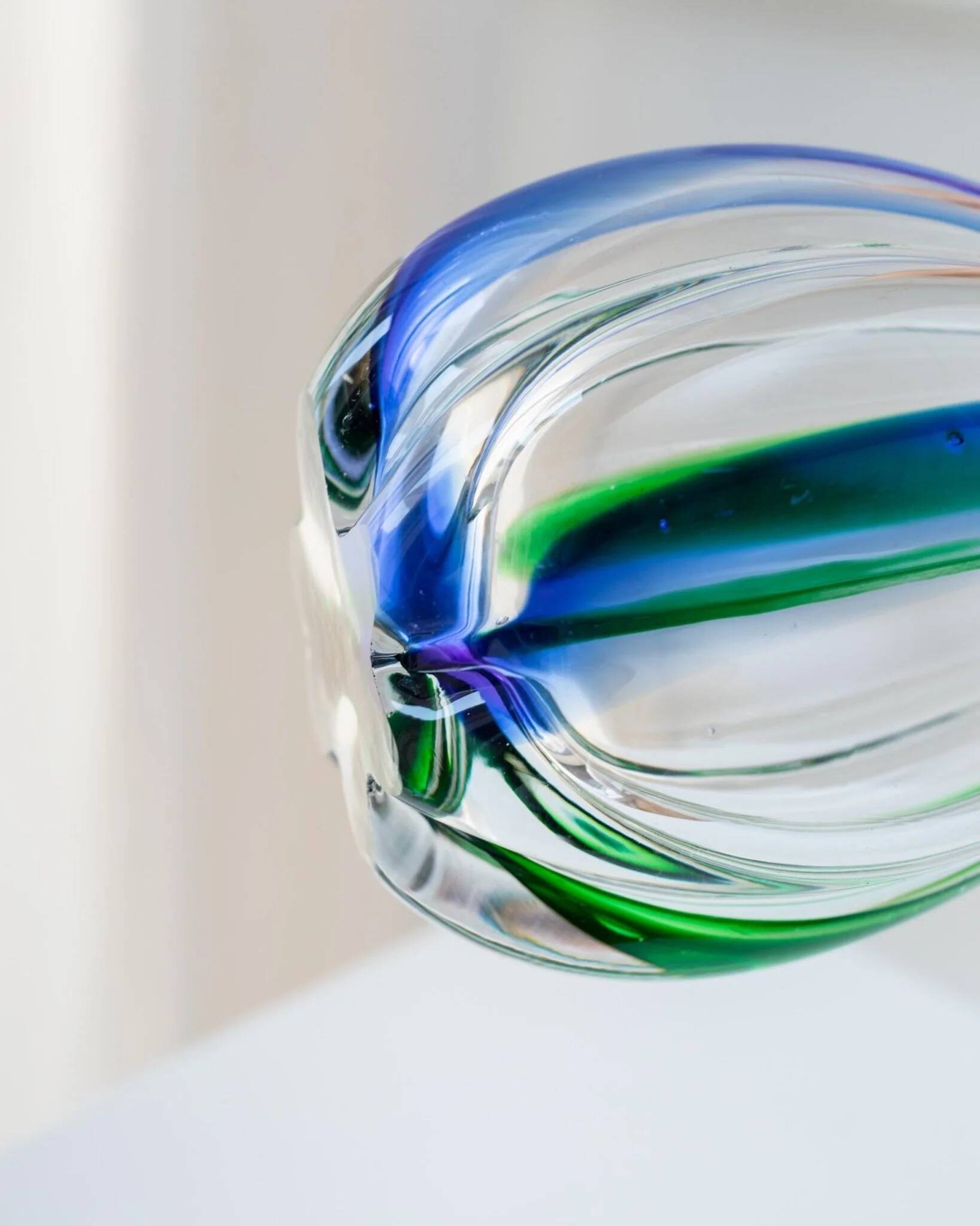 Vase en verre vintage Murano Archimede Seguso XL, transparent avec détails bleus et verts, forme citrouille, Italie années 1970