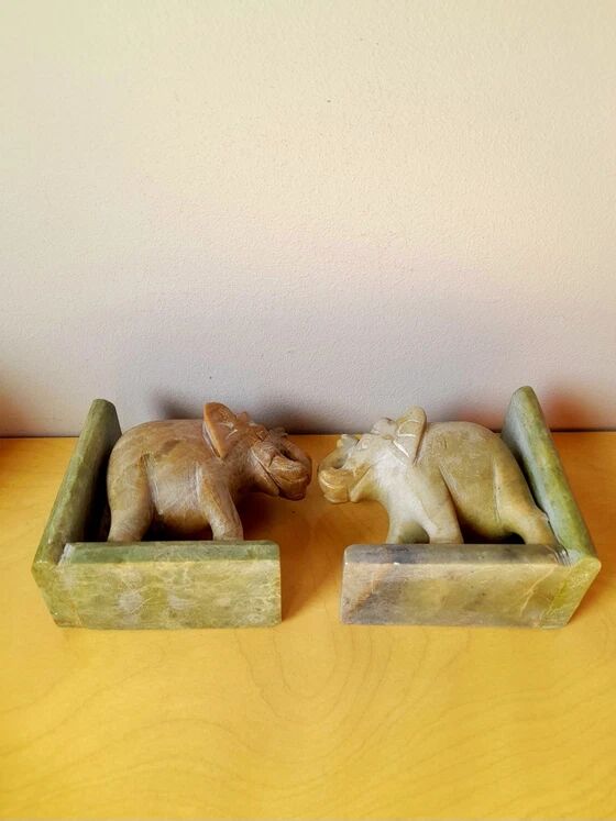 Elephant bookends in natural stone