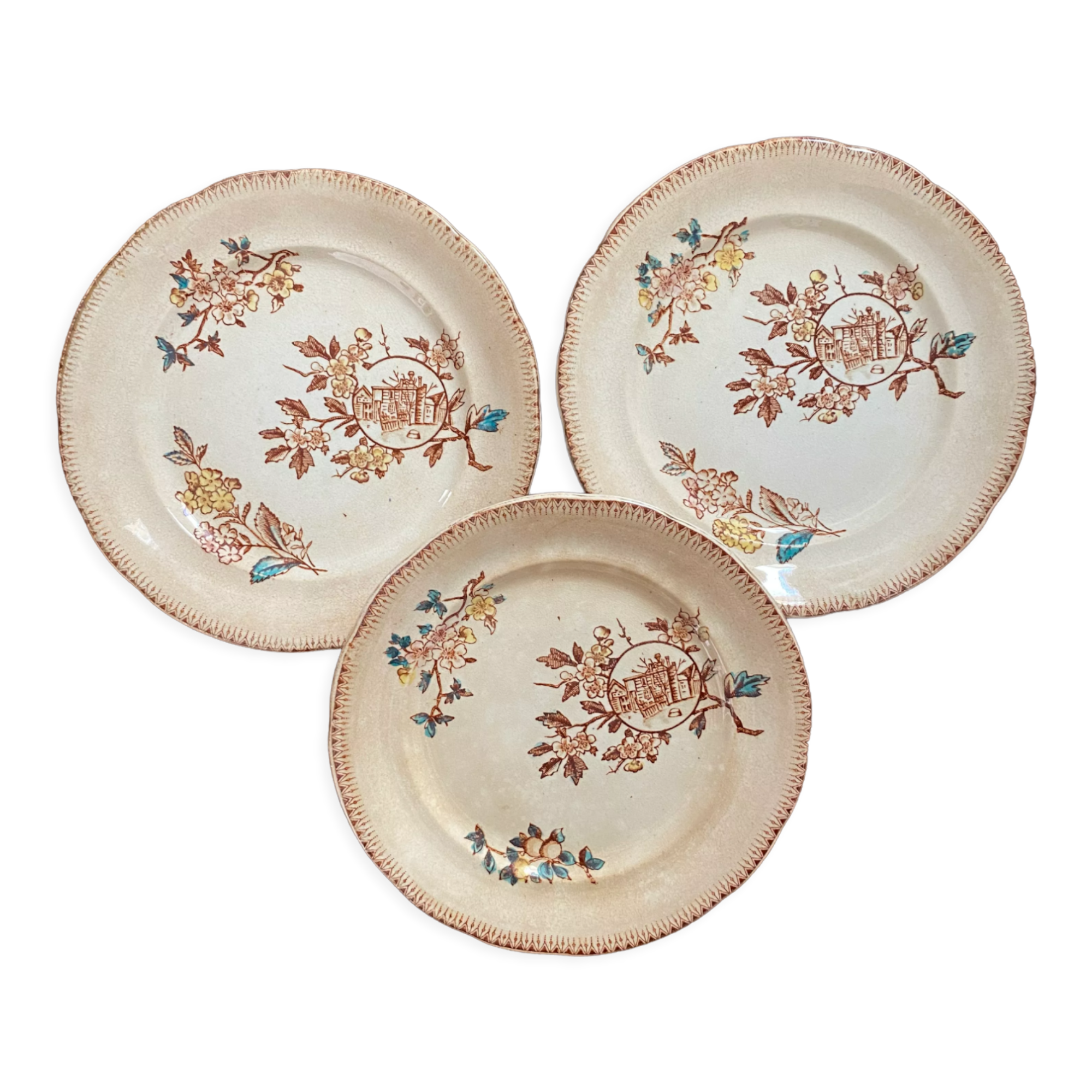 3 plates dessert Choisy le Roi terre de fer