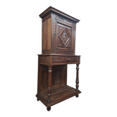 Buffet /Cabinet de style Renaissance en noyer sculpté, travail français fin