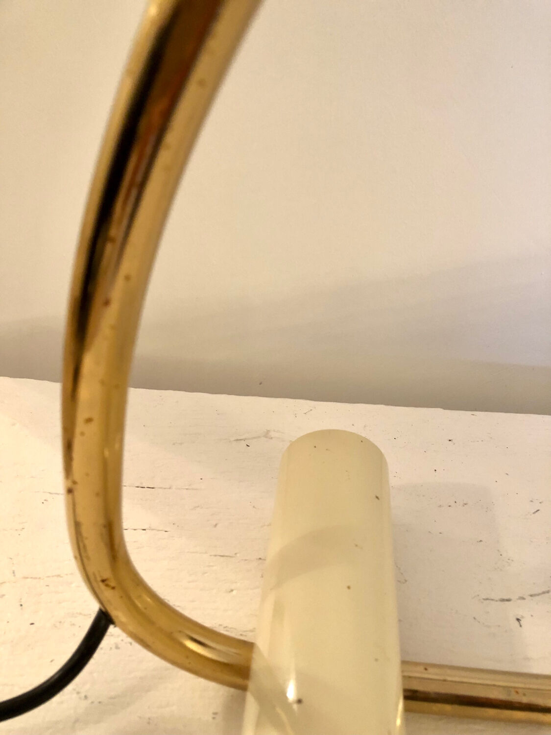 Vintage Italy brass articulated desk lamp.