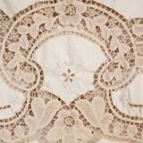 Couvre-lit ancien en dentelle Cantù & broderies 440 cm x260 cm