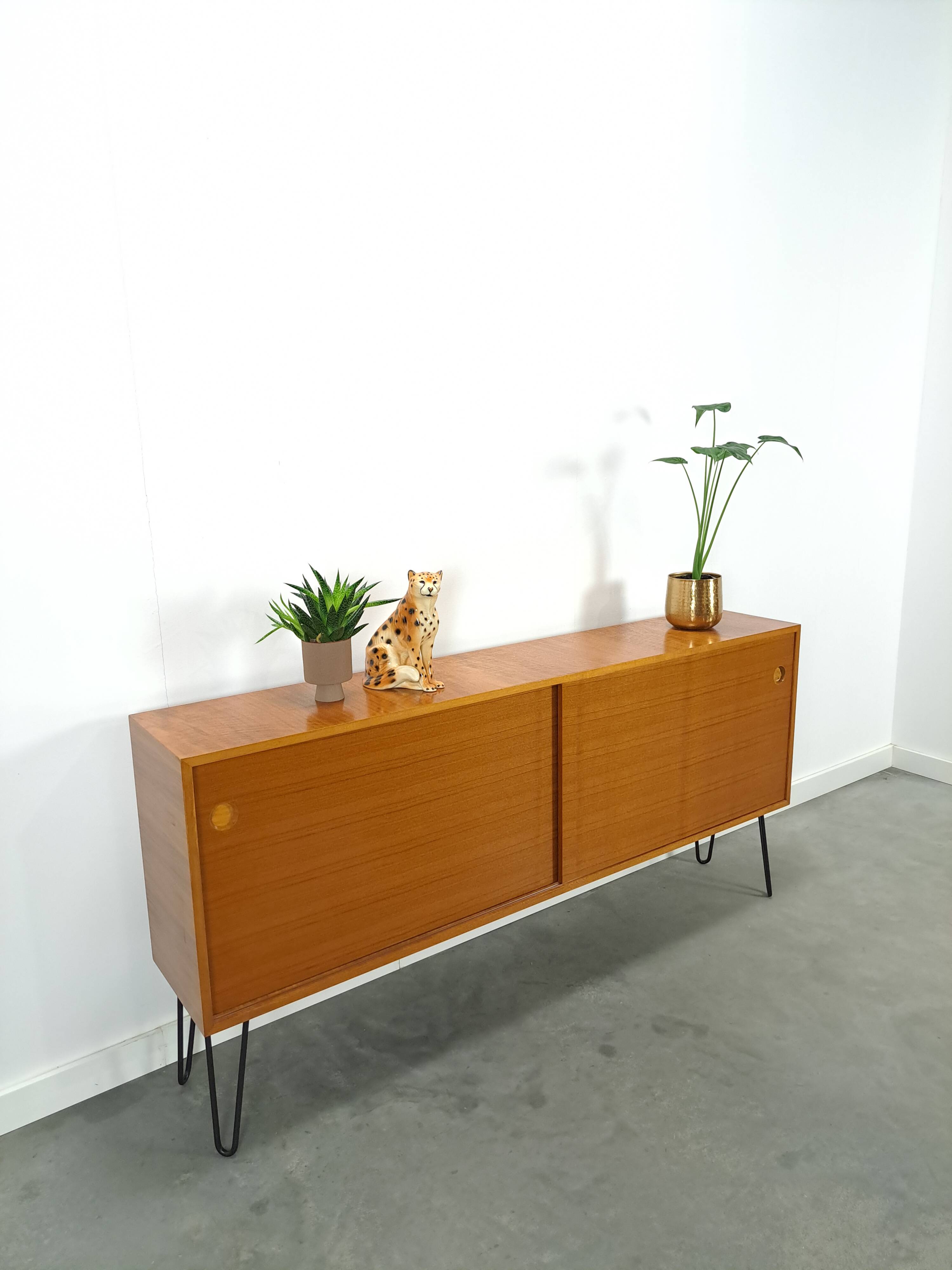 Dressoir vintage en teck en épingle à cheveux