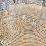 Table basse fleur en rotin