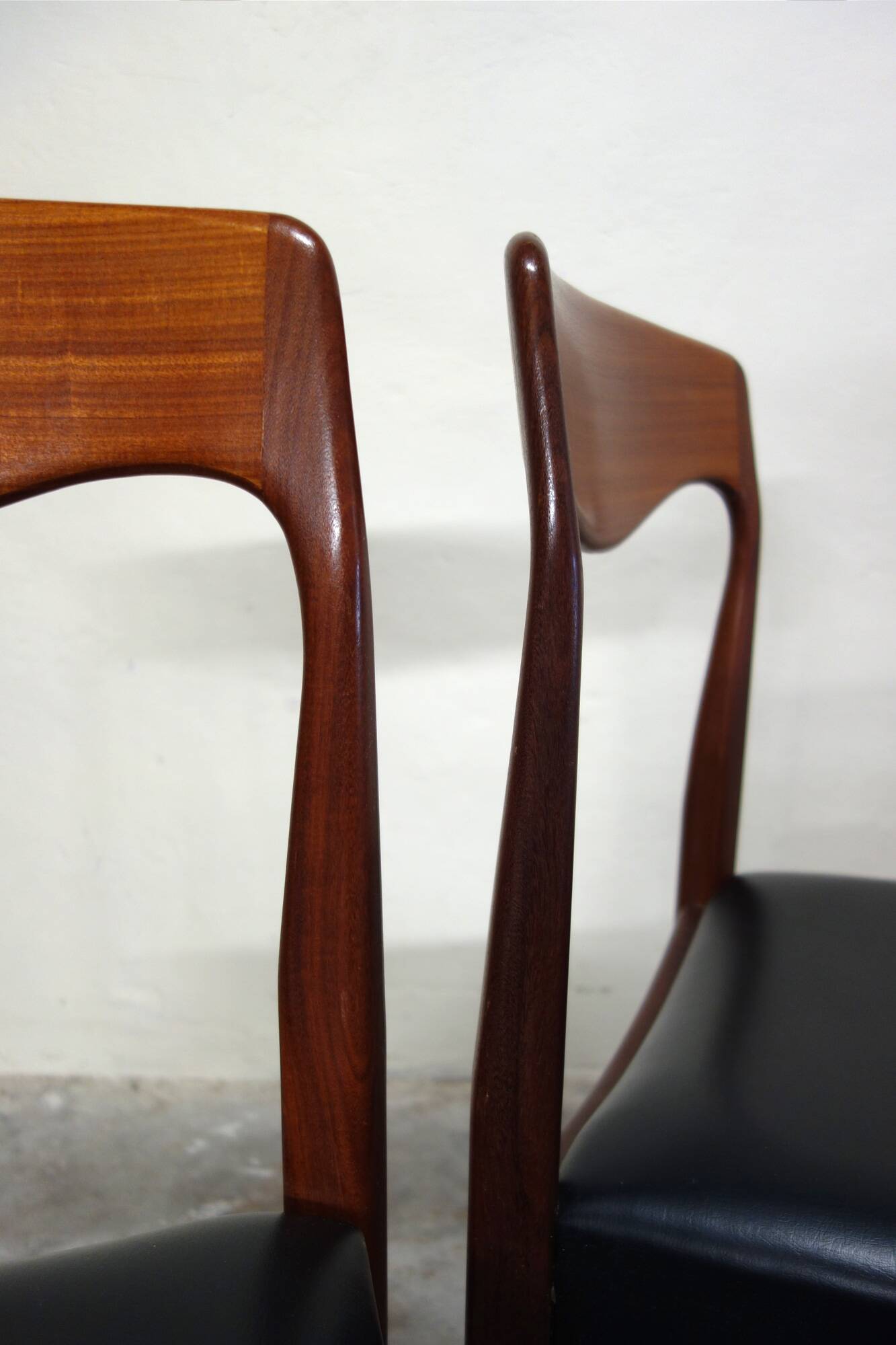 4 chaises scandinaves années 60