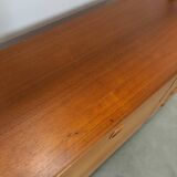 Armoire design en teck Musterring avec pieds noirs