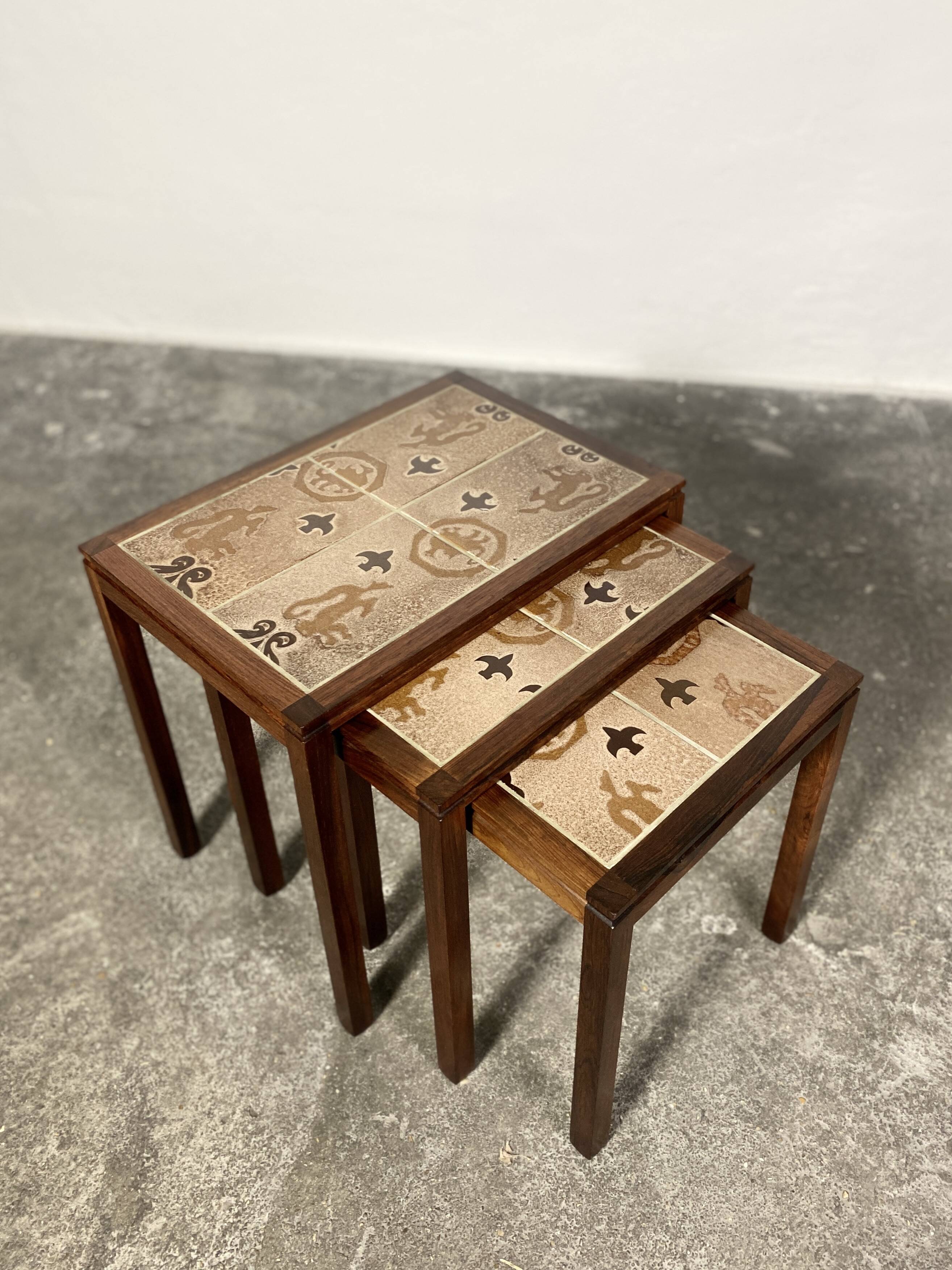 Danish nesting tables in rosewood and ceramic by Willy Ryomgard, Mo.
