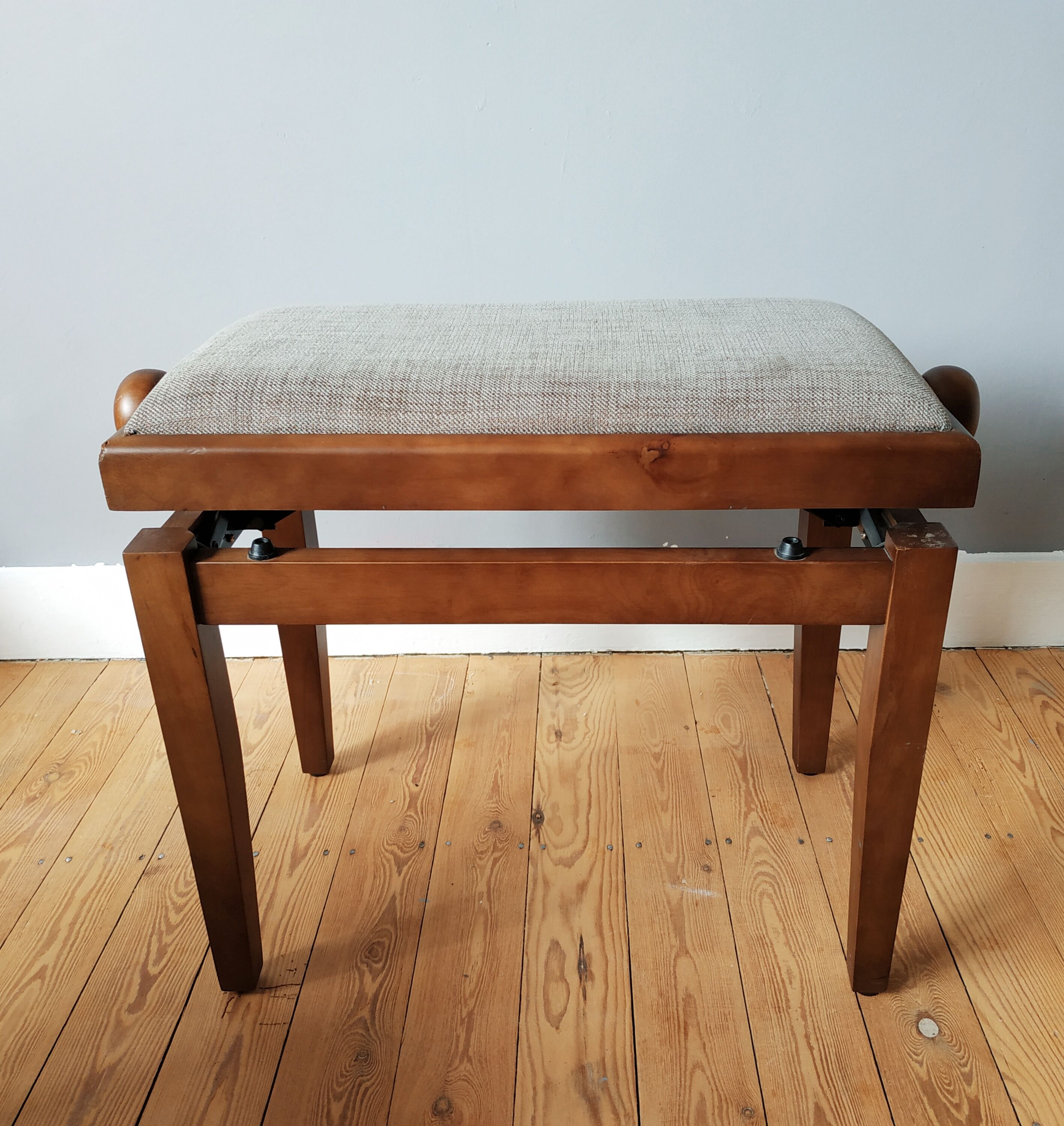 Tabouret de piano marque Stagg