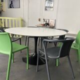 Véritable table Eero Saarinen par Knoll