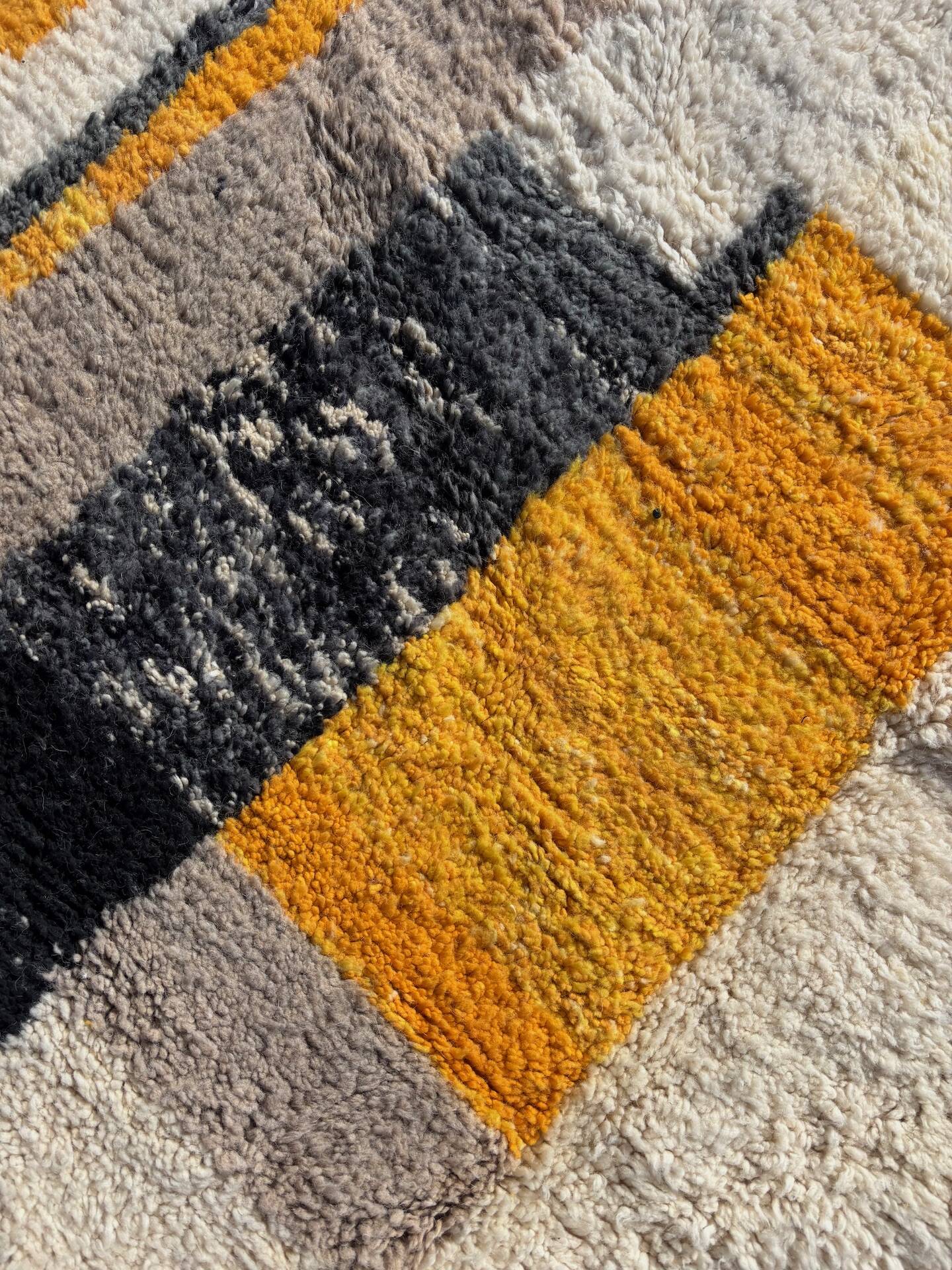 Moroccan rug with colorful geometric design 250×150 cm