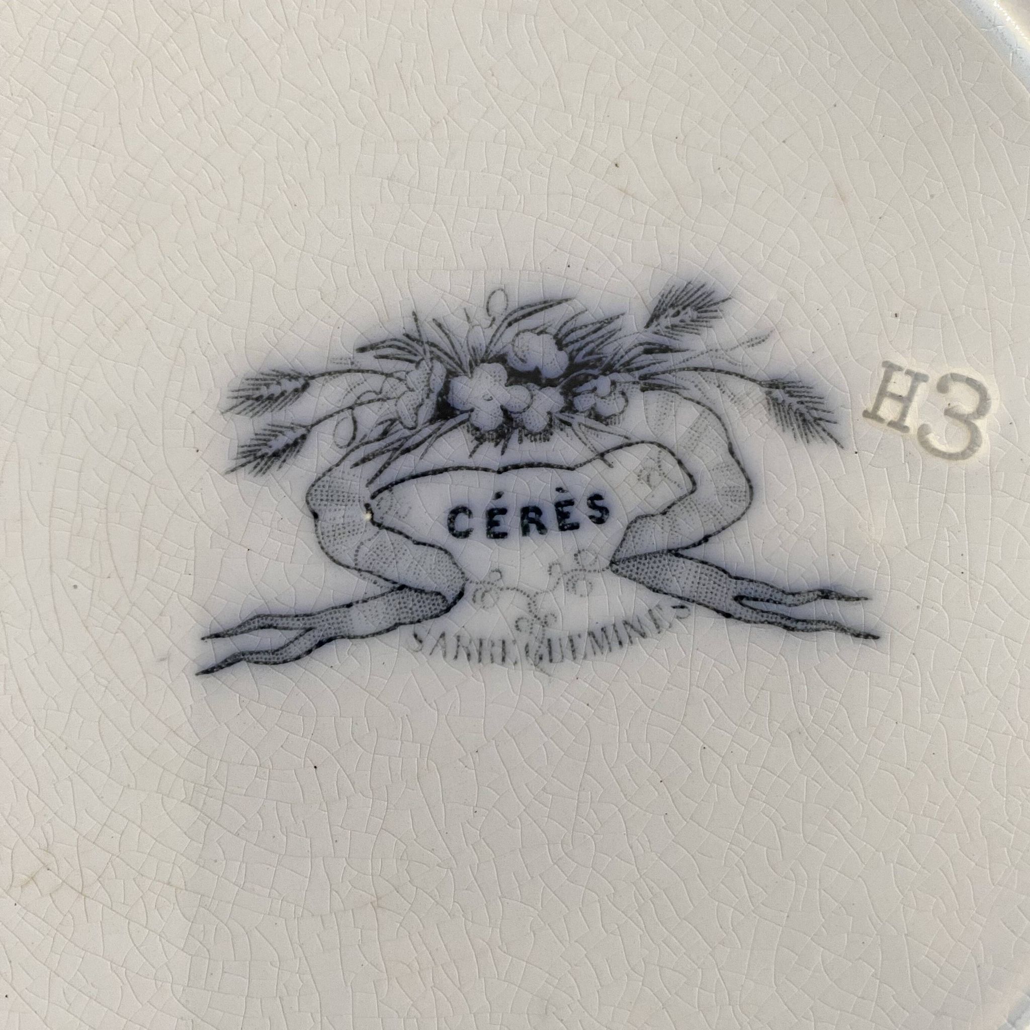 Round ironstone dish Sarregueines "Ceres"