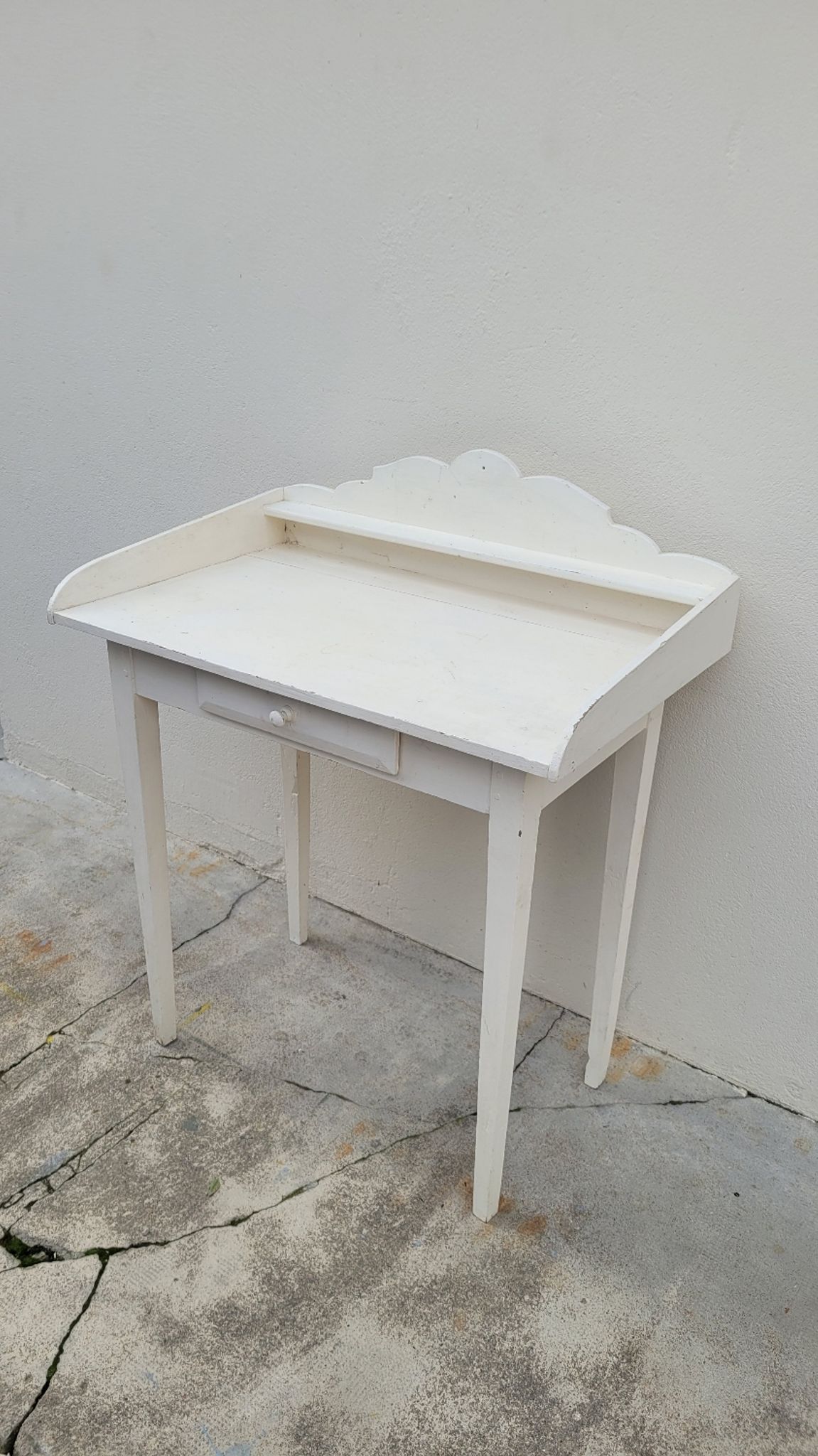 Dressing table old wooden dressing table, one drawer