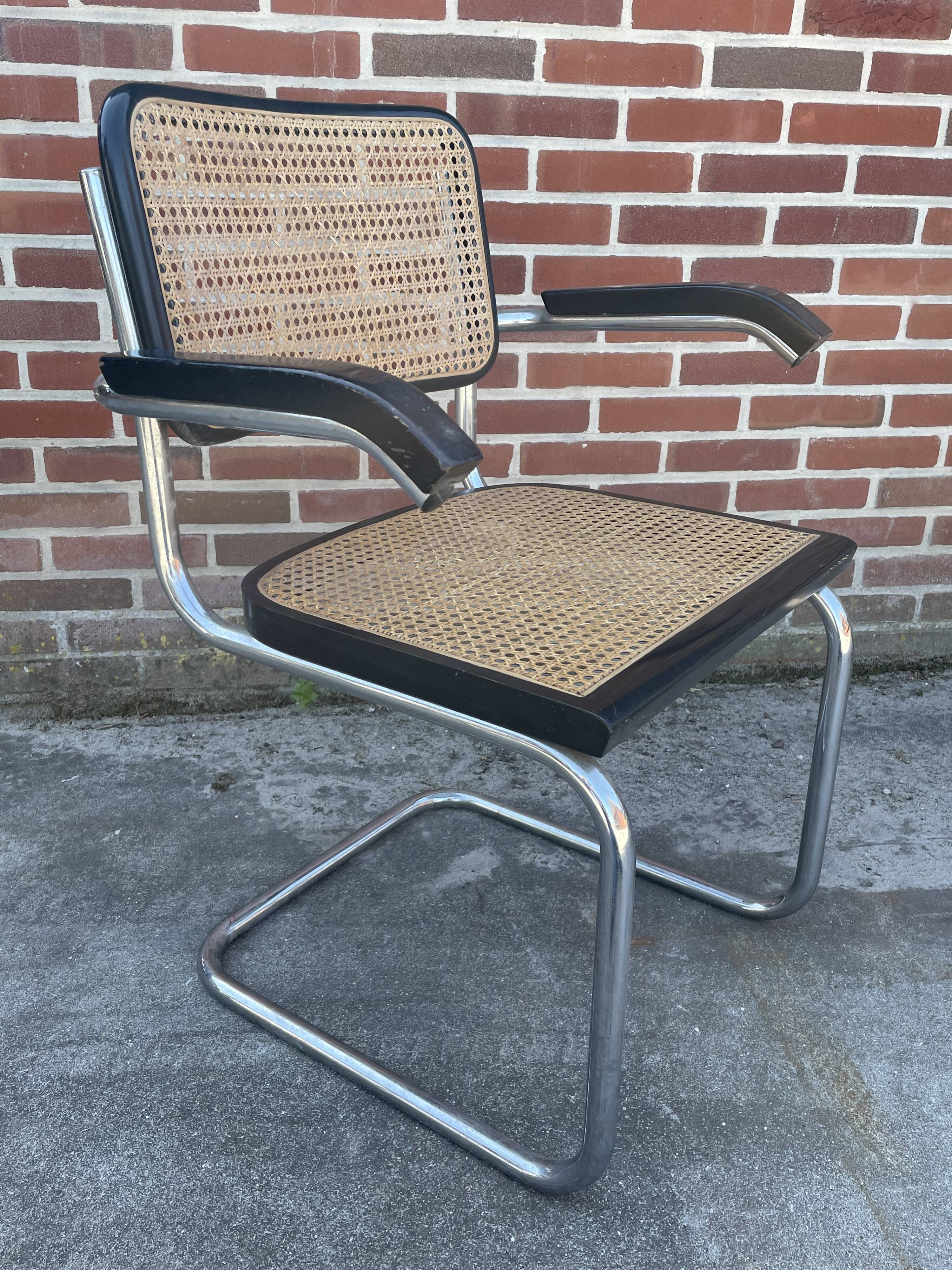 Set of 4 chairs model B64 Cesca with armrests in Black and Chrome