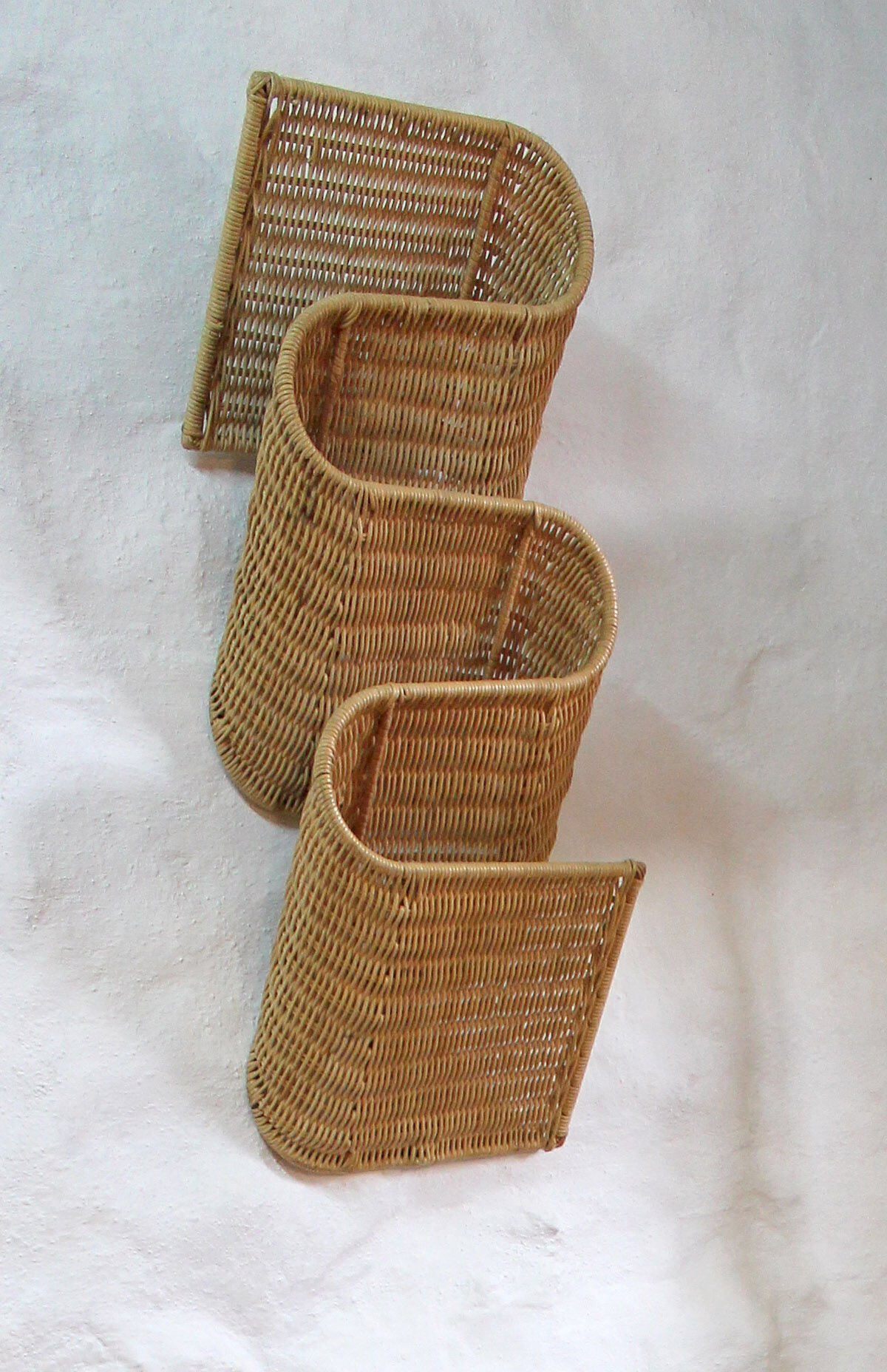Shelf rattan