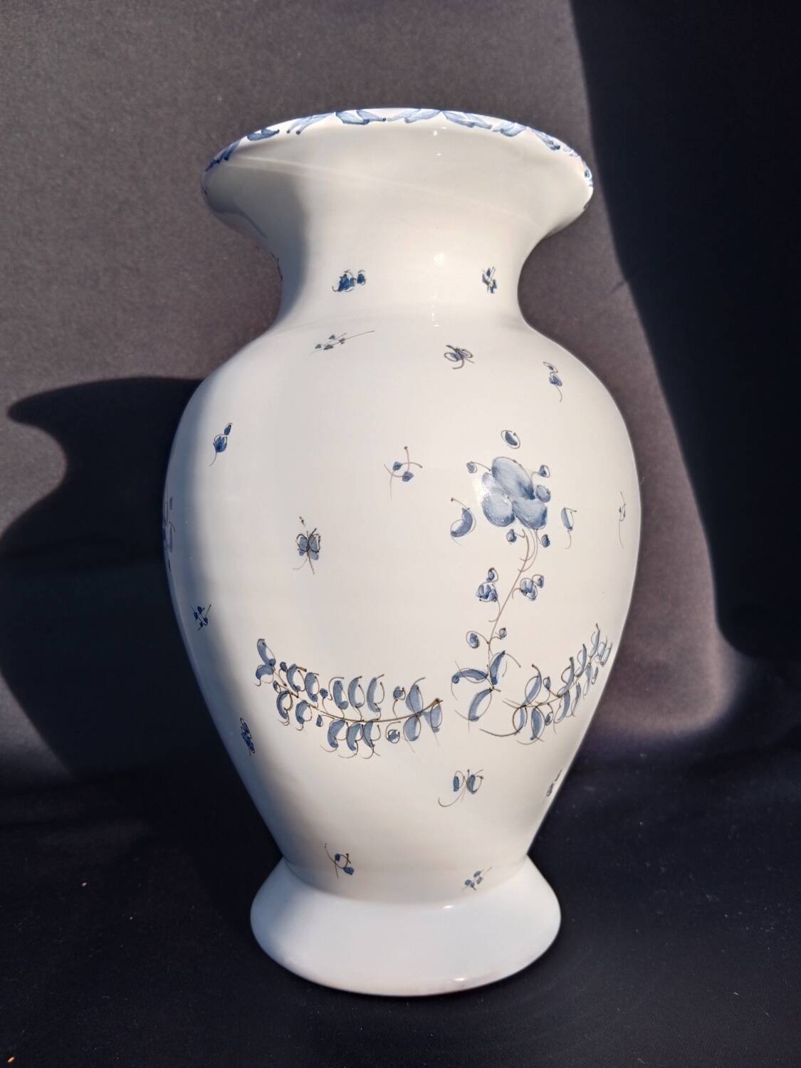 Moustiers vase