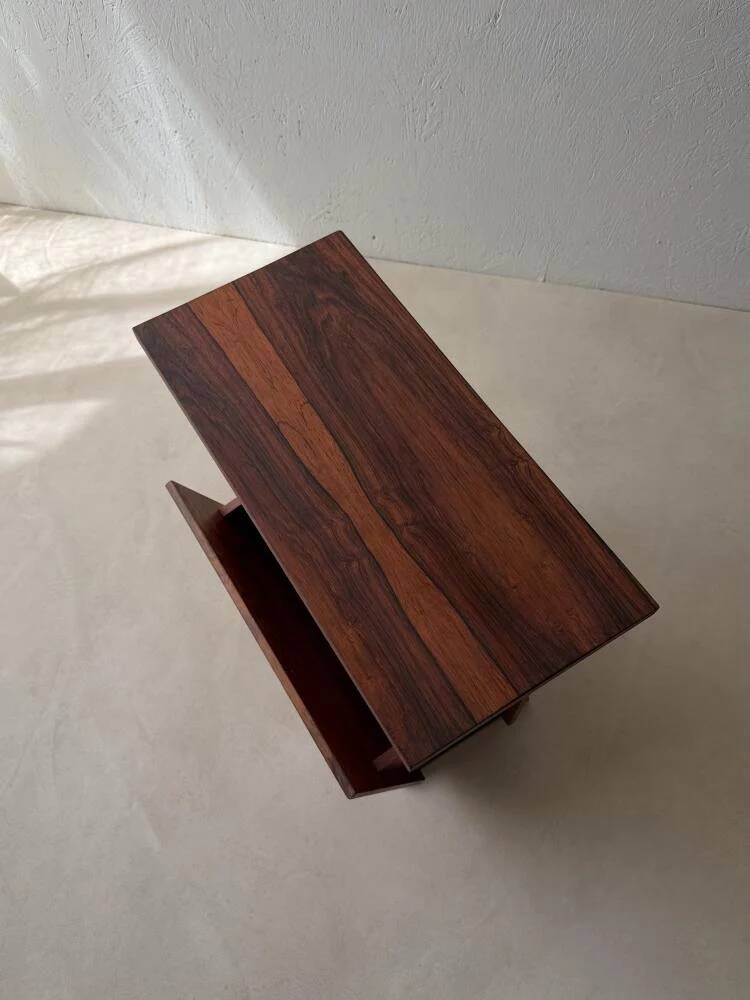 Porte-revue, table d'appoint en palissandre, années 50