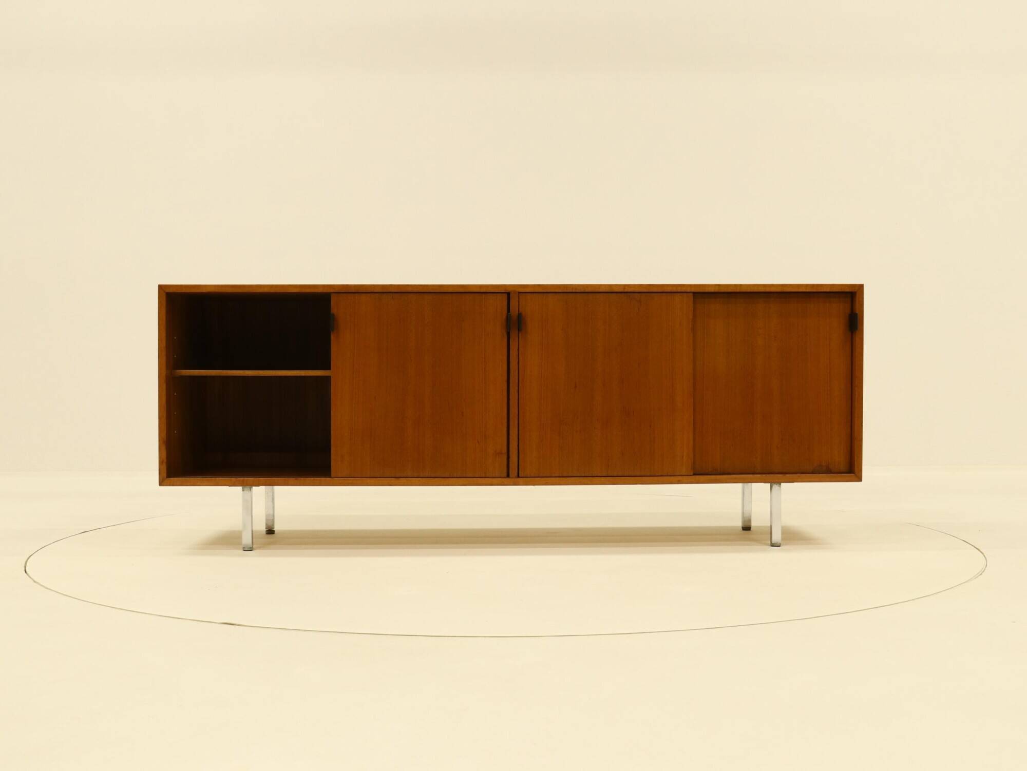 Buffet de style Mid-Century signé Florence Knoll pour Knoll International