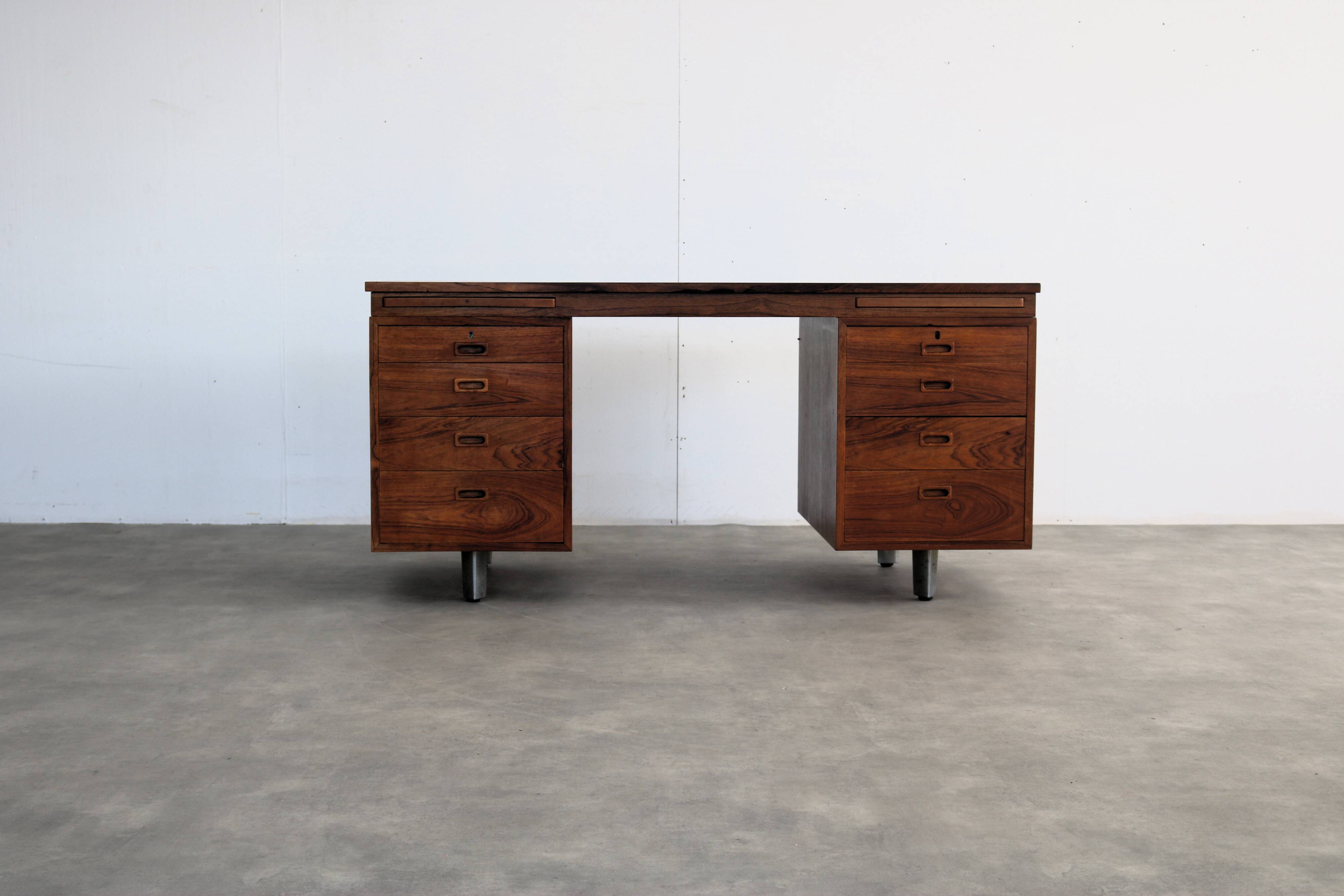 vintage desk | rosewood | Nipu | 1960s