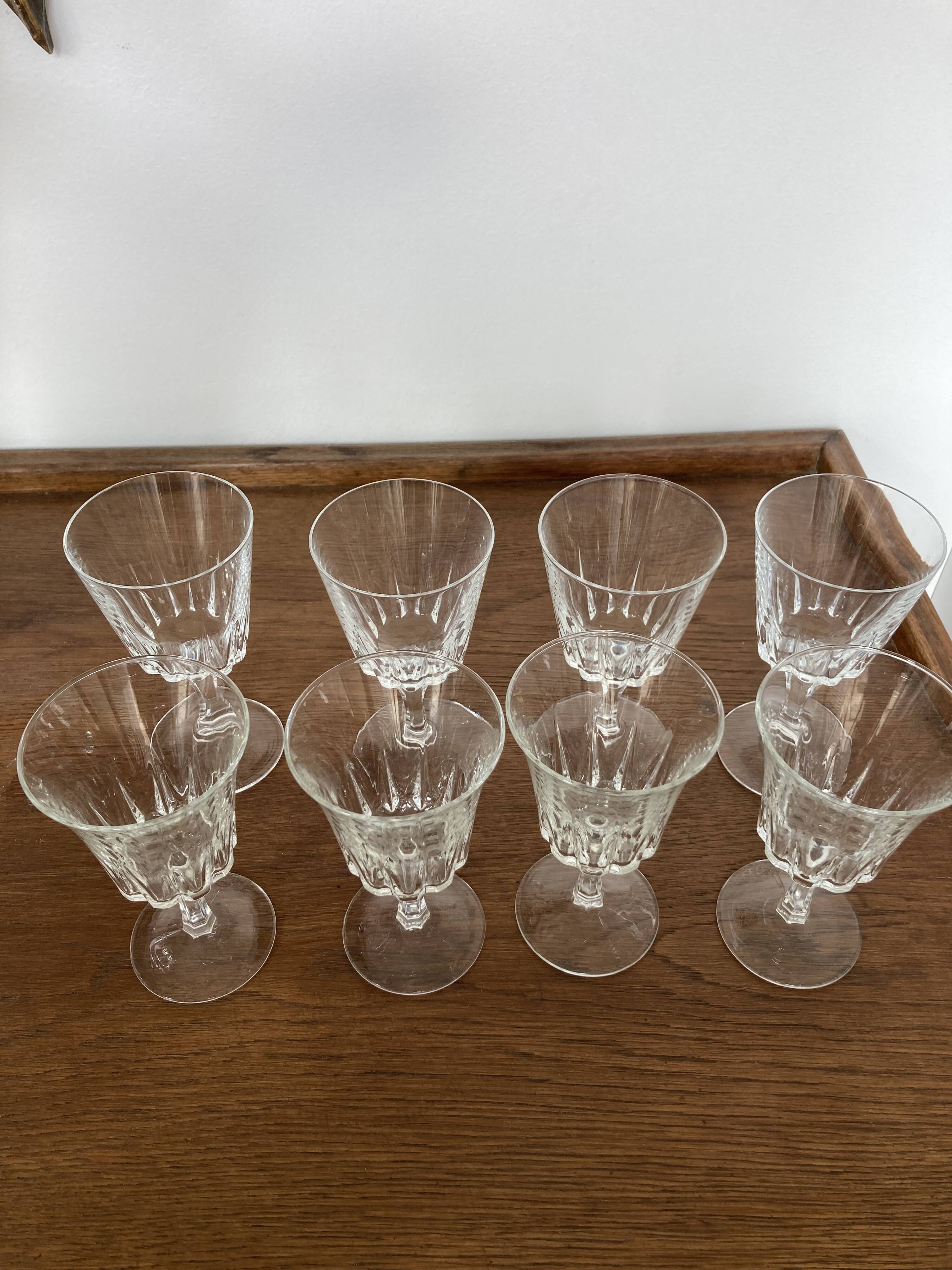 Set of 8 mismatched Arques crystal glasses